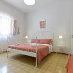 Le Sorelle Sul Mare فيلة